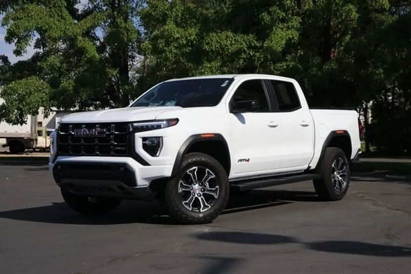 2024 Gmc Canyon AT4 photo 1