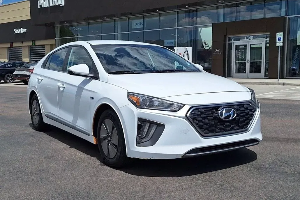2020 Hyundai Ioniq SE photo 1