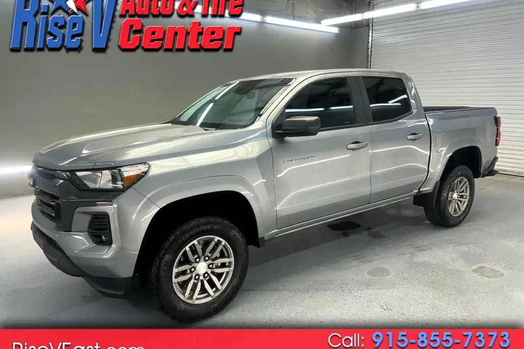 2023 Chevrolet Colorado LT photo 1