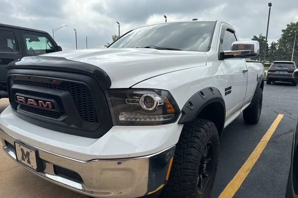 2014 Ram 1500 SLT photo 1