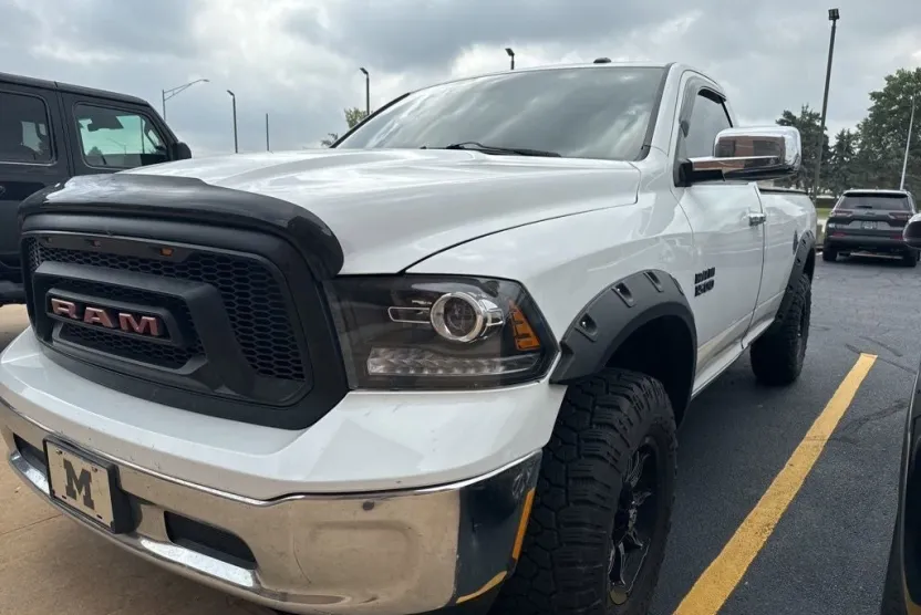 2014 Ram 1500 SLT photo 1