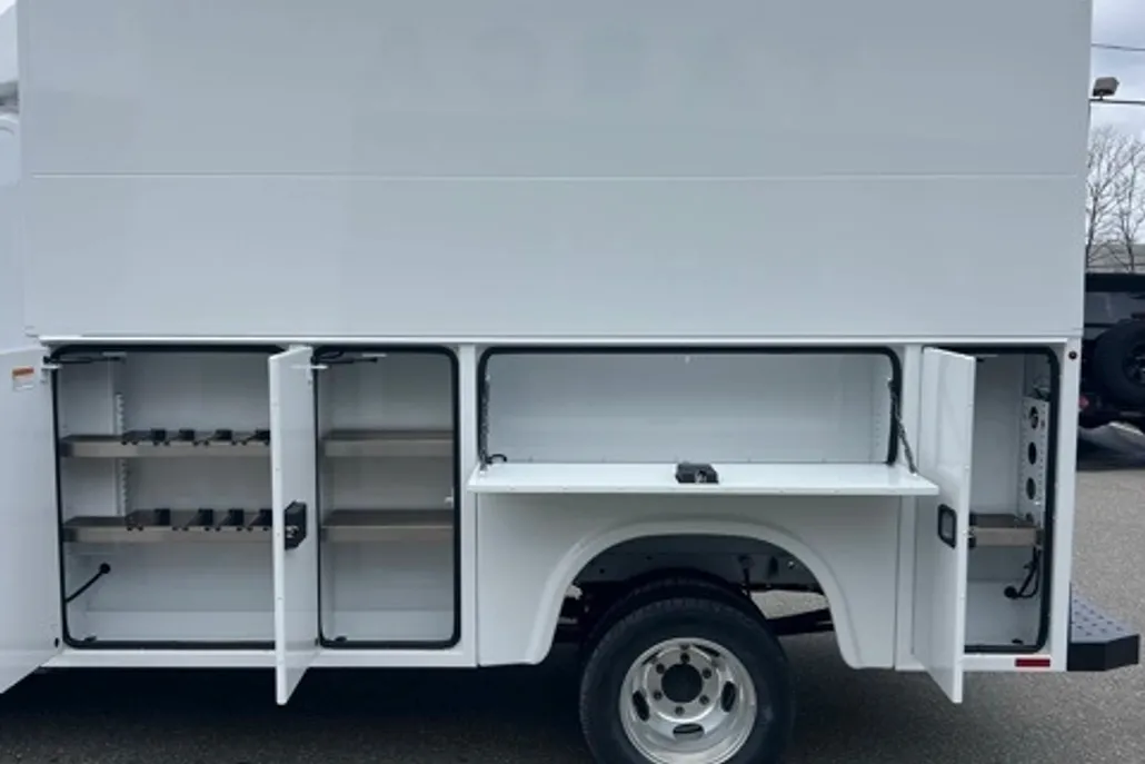 2024 Ford Transit Cutaway photo 1