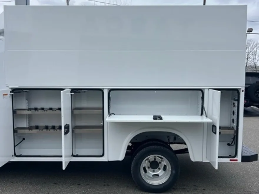 2024 Ford Transit Cutaway photo 1
