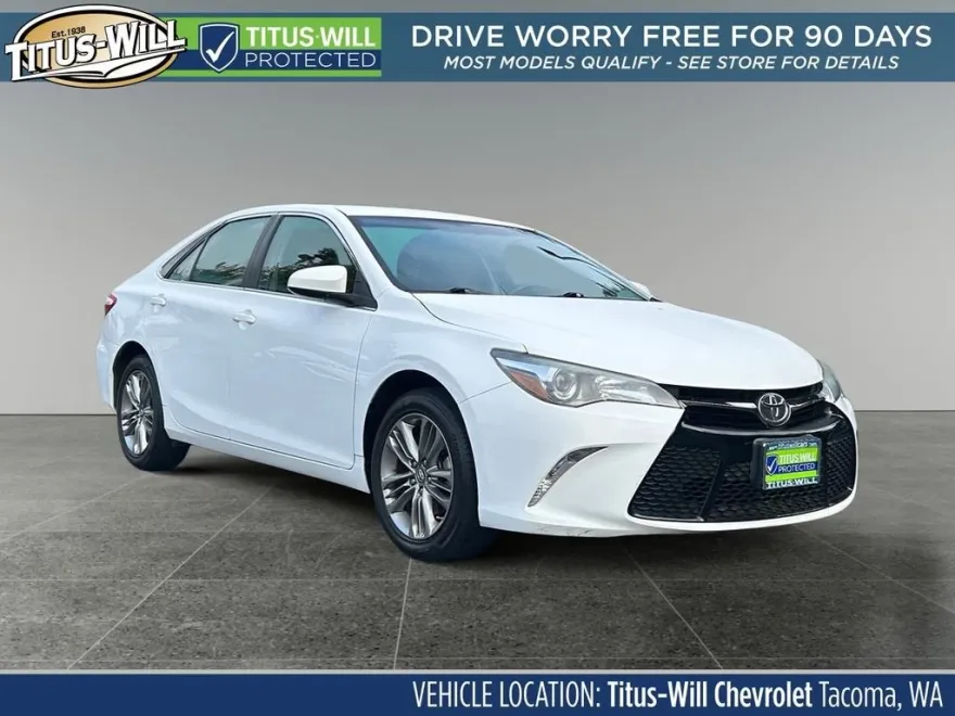 2016 Toyota Camry XLE photo 1