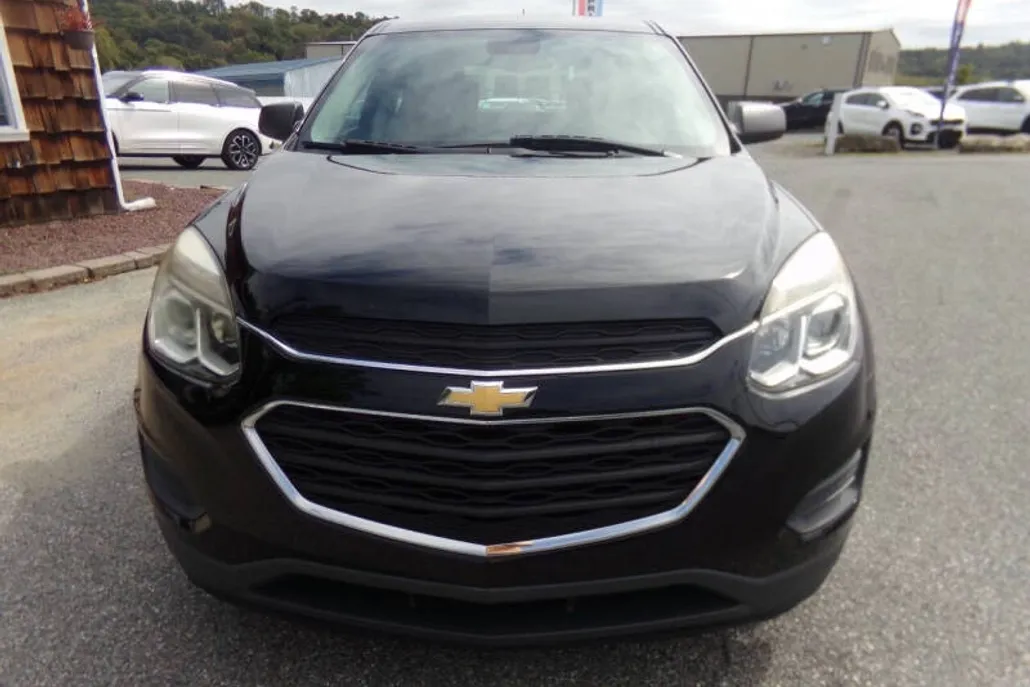 2017 Chevrolet Equinox LS photo 1