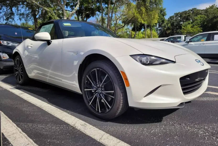 2025 Mazda MX-5 Miata Miata Grand Touring photo 1