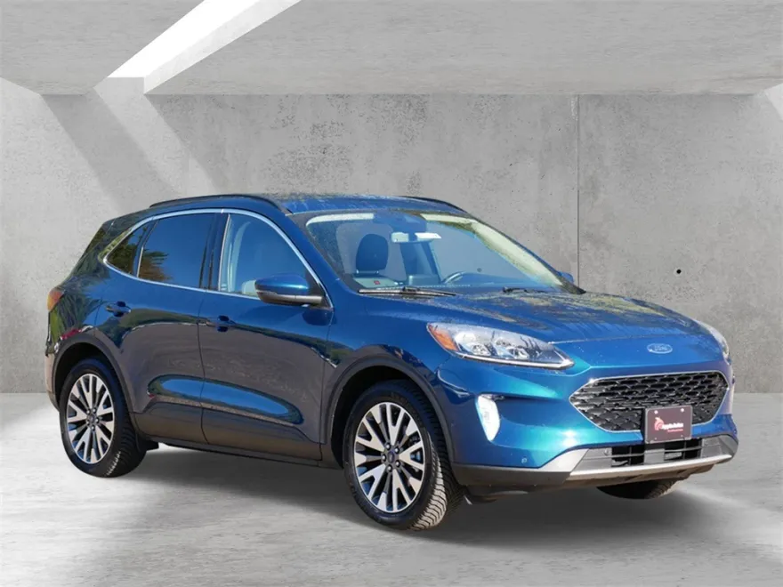 2020 Ford Escape Titanium Hybrid photo 1