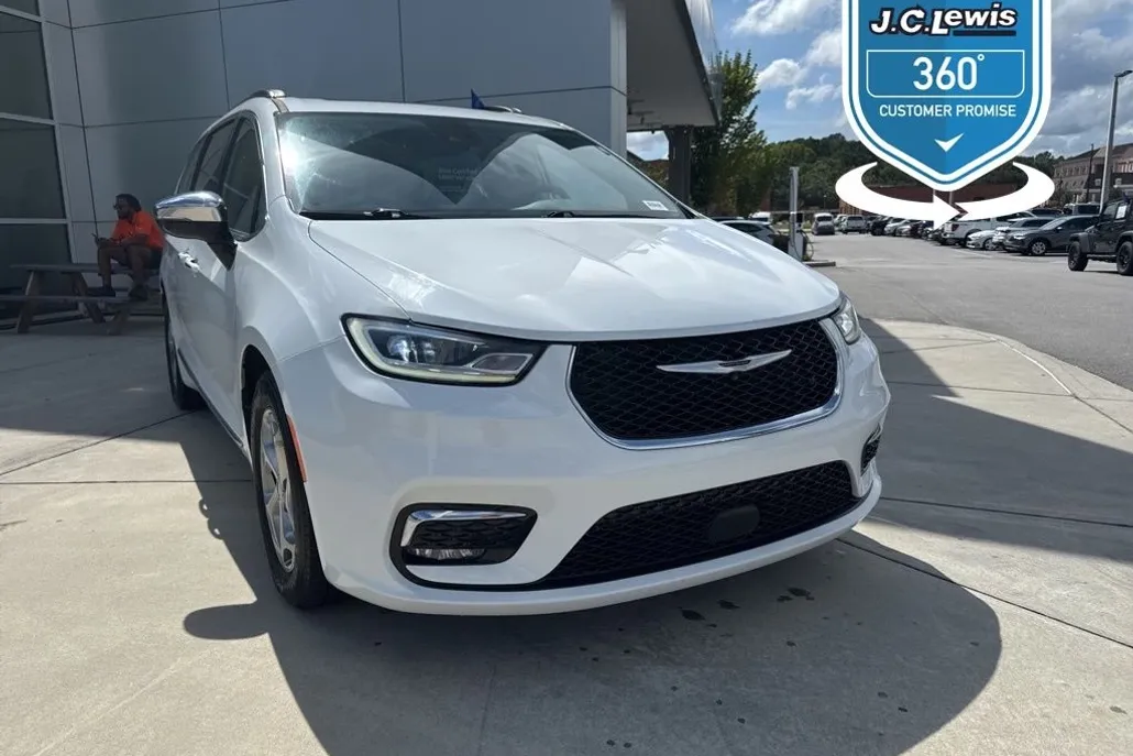 2023 Chrysler Pacifica Limited photo 1