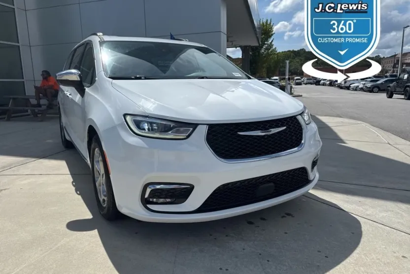 2023 Chrysler Pacifica Limited photo 1