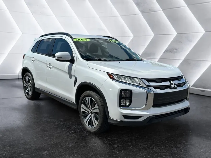 2024 Mitsubishi Outlander Sport SEL photo 1