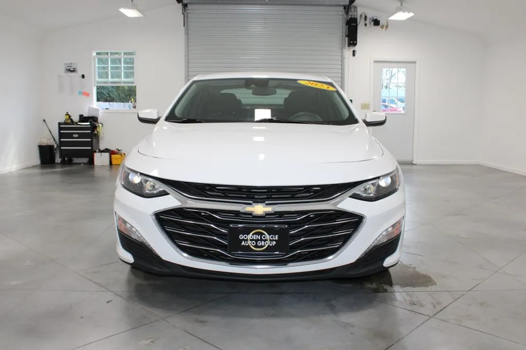 2023 Chevrolet Malibu 1LT photo 1
