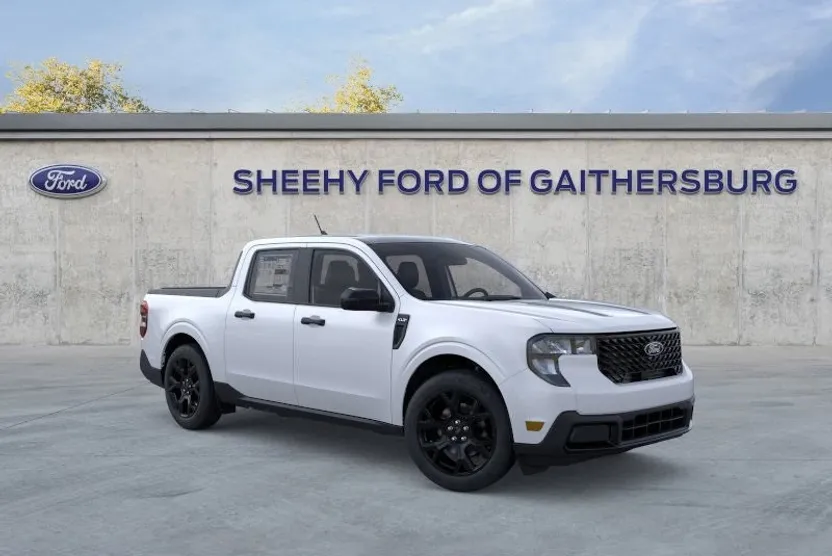 2025 Ford Maverick XLT photo 1