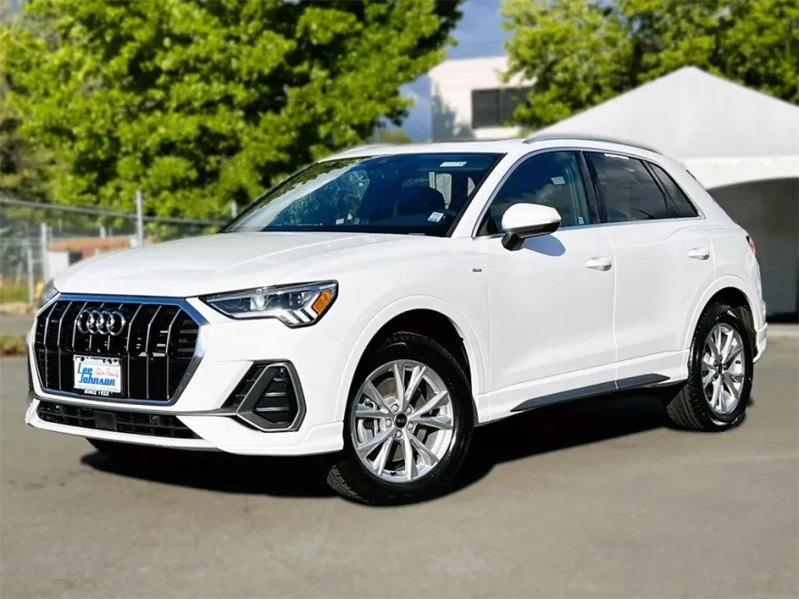 2023 Audi Q3 S line Premium 45 TFSI photo 1
