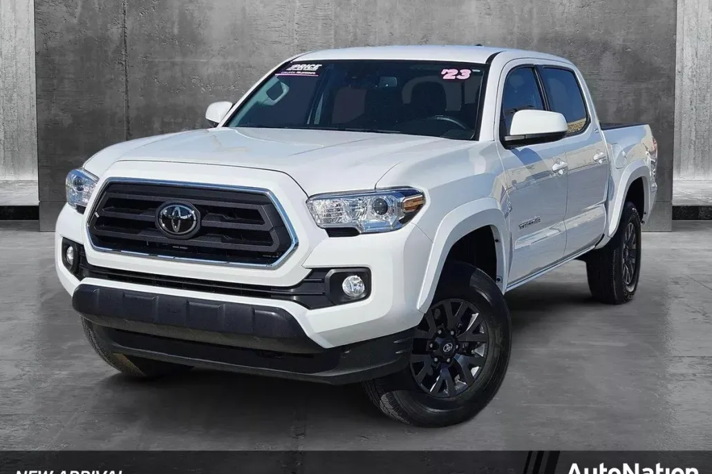 2023 Toyota Tacoma SR5 photo 1