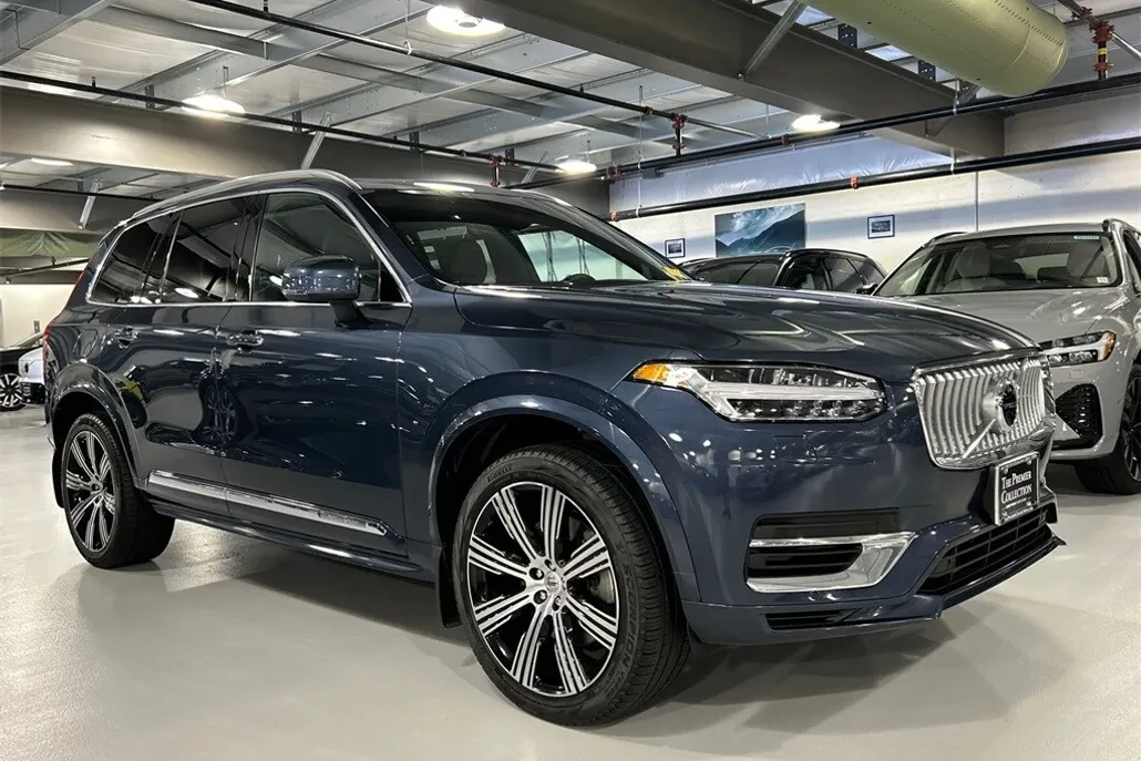 2022 Volvo XC90 Recharge T8 Inscription photo 1