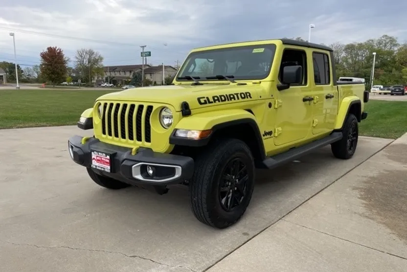 2023 Jeep Gladiator Sport S photo 1