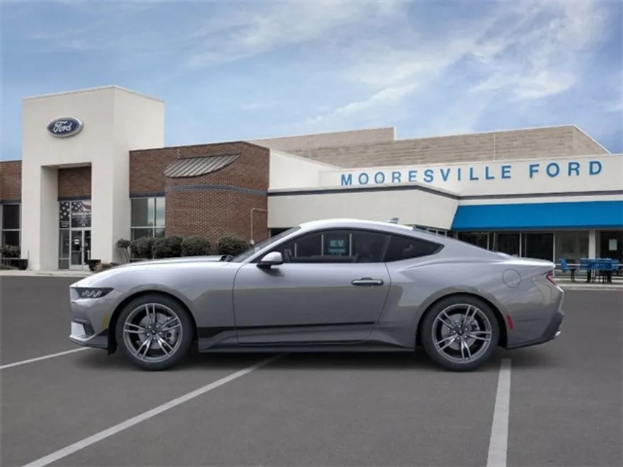 2025 Ford Mustang EcoBoost photo 1