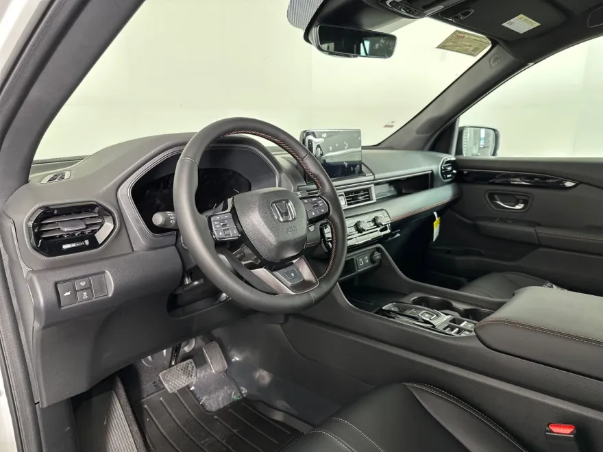 2025 Honda Pilot TrailSport photo 1