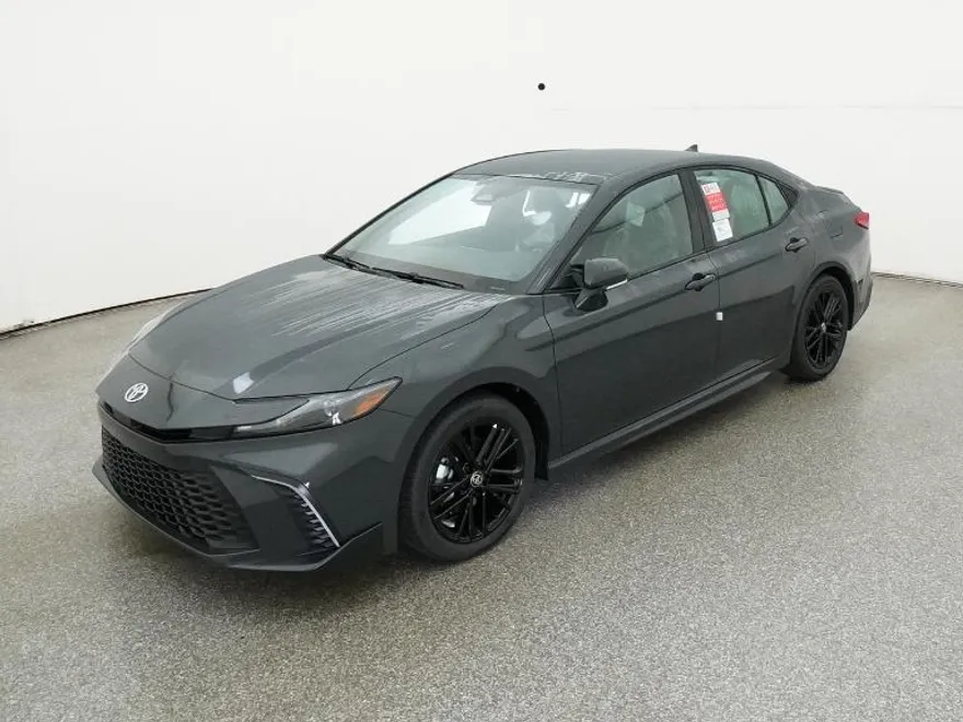 2026 Toyota Camry SE photo 1