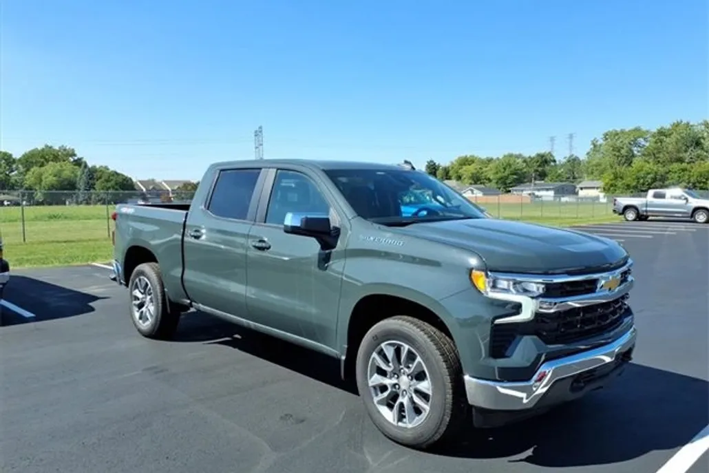 2026 Chevrolet Silverado 1500 LT photo 1