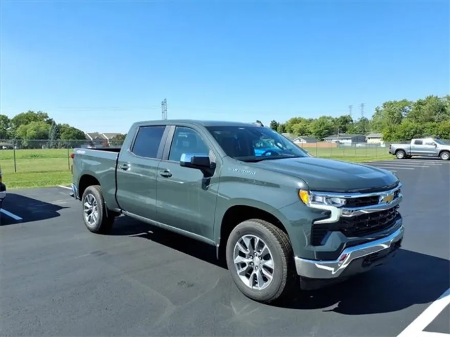2026 Chevrolet Silverado 1500 LT photo 1