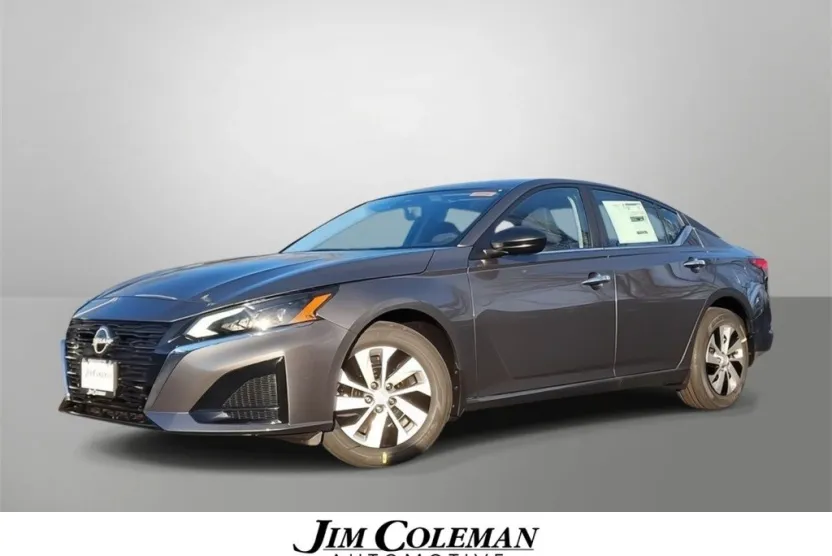 2025 Nissan Altima S photo 1
