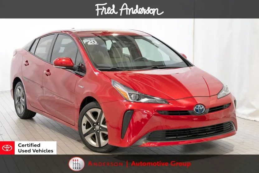 2020 Toyota Prius L photo 1