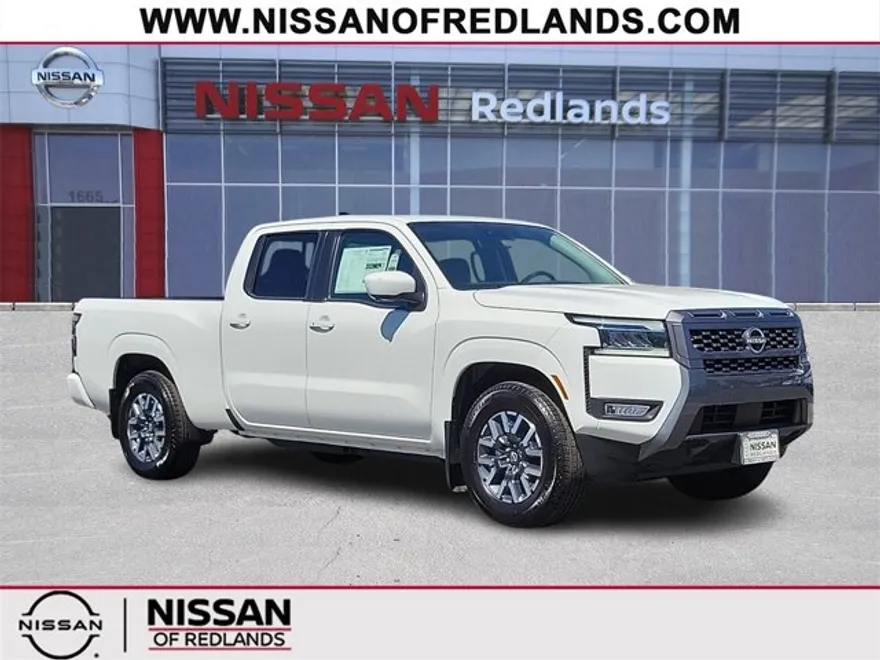 2025 Nissan Frontier SL photo 1