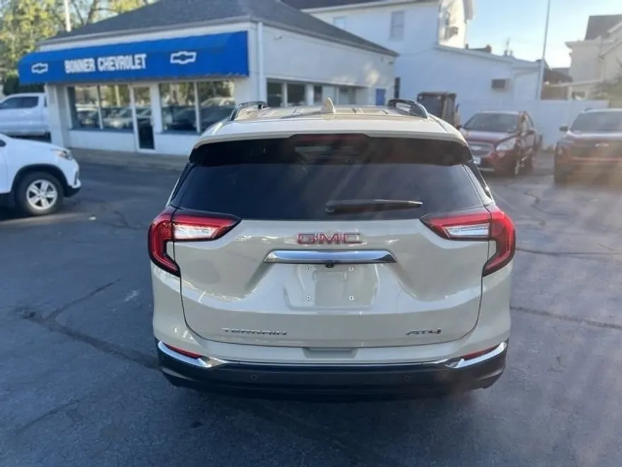 2022 Gmc Terrain AT4 photo 1