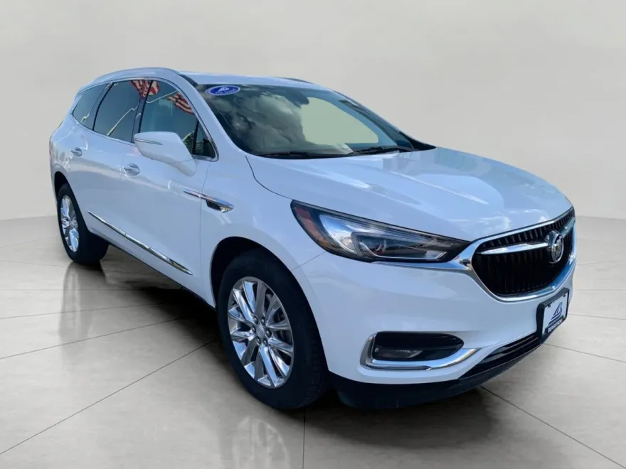 2018 Buick Enclave Essence photo 1