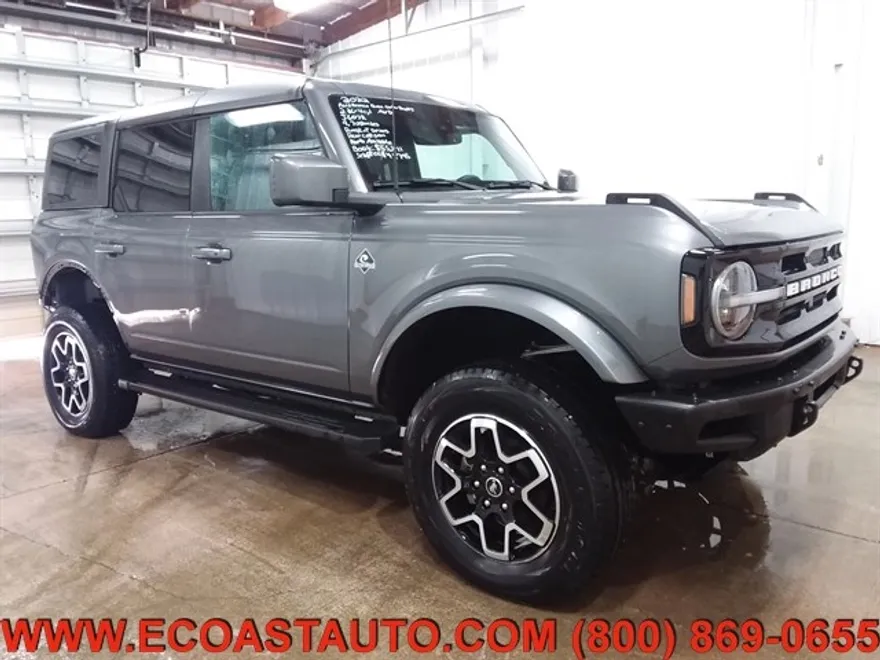 2022 Ford Bronco Base photo 1