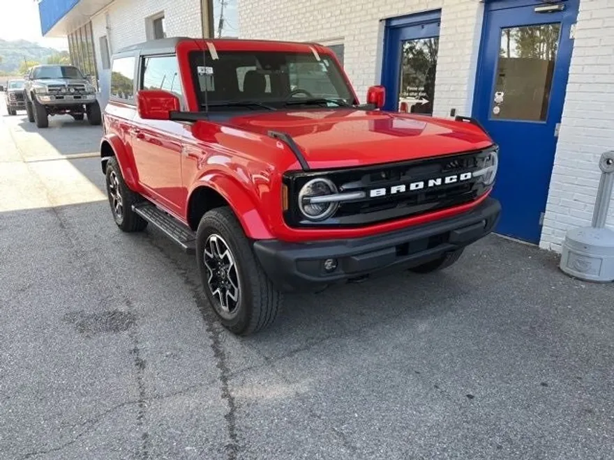 2023 Ford Bronco Outer Banks photo 1
