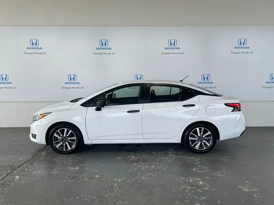 2024 Nissan Versa 1.6 S photo 1