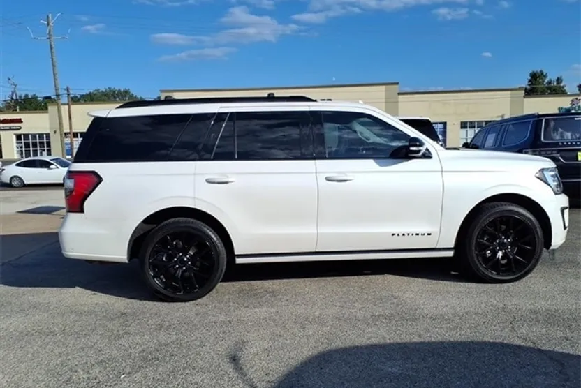2019 Ford Expedition Platinum photo 1