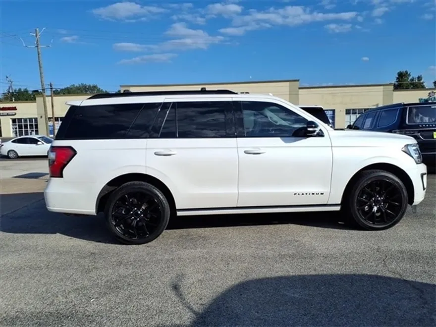 2019 Ford Expedition Platinum photo 1