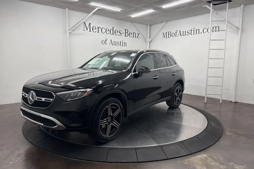 2026 Mercedes Benz GLC 300 photo 1