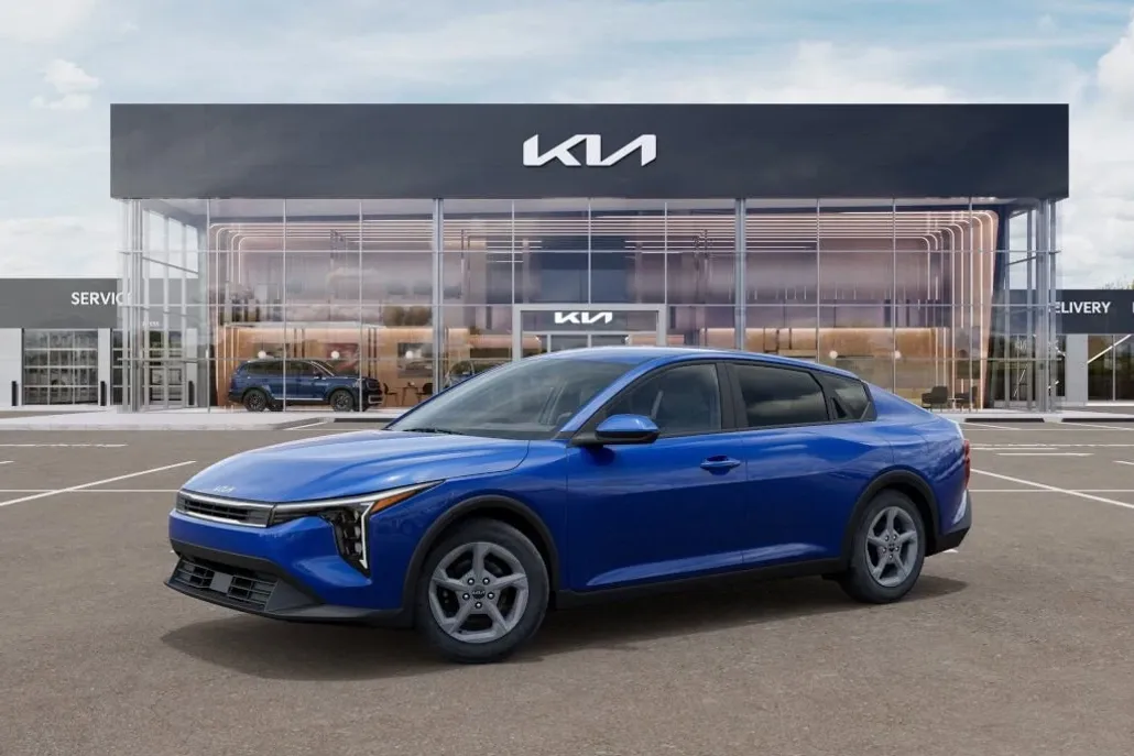 2025 Kia K4 LXS photo 1