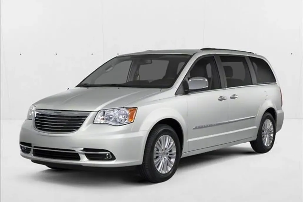 2012 Chrysler Town & Country Touring photo 1
