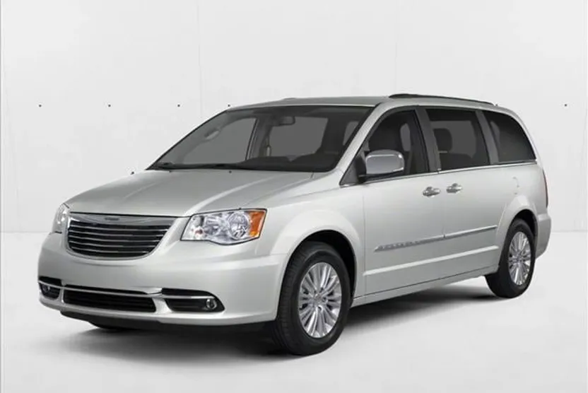 2012 Chrysler Town & Country Touring photo 1