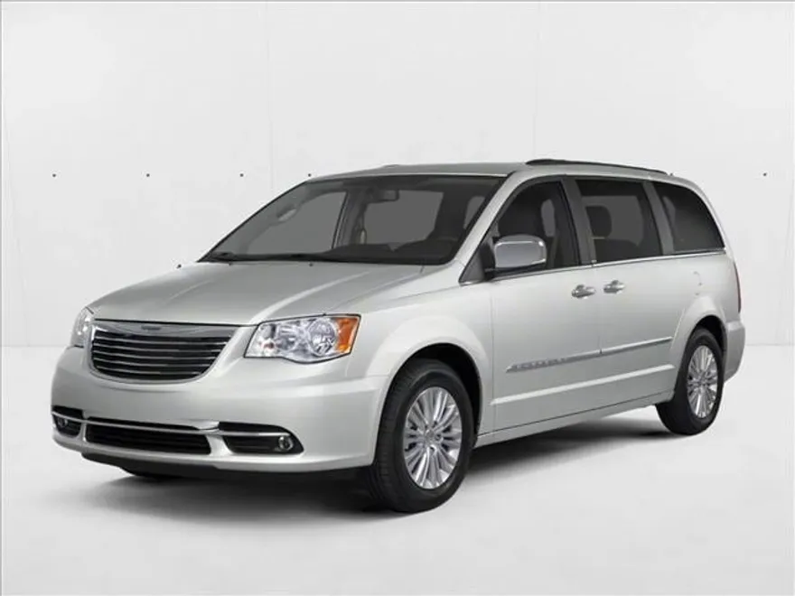 2012 Chrysler Town & Country Touring photo 1