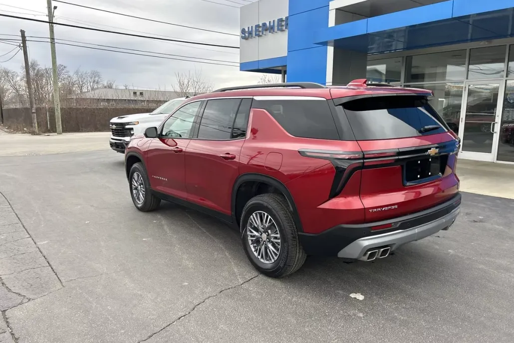 2025 Chevrolet Traverse photo 1