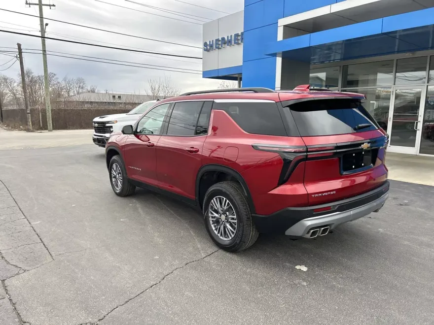 2025 Chevrolet Traverse photo 1