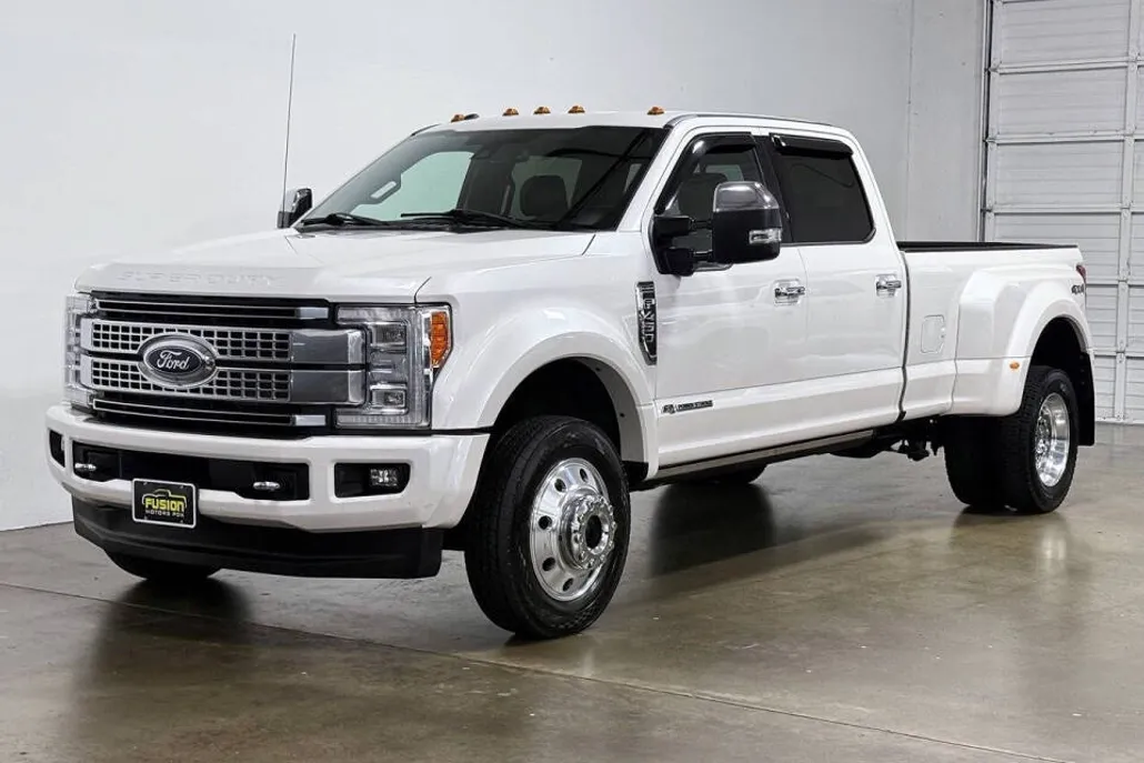 2017 Ford F-450 Platinum photo 1