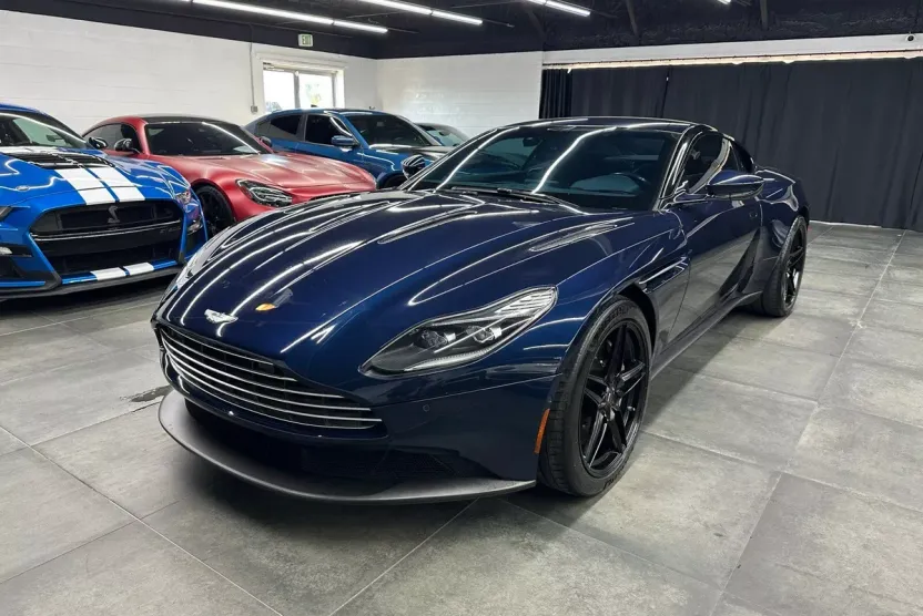 2018 Aston Martin DB11 photo 1