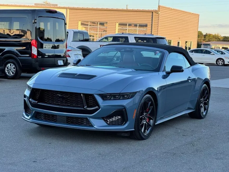 2025 Ford Mustang GT Premium Convertible photo 1