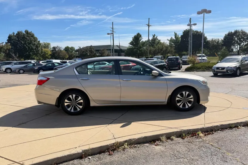 2013 Honda Accord LX photo 1