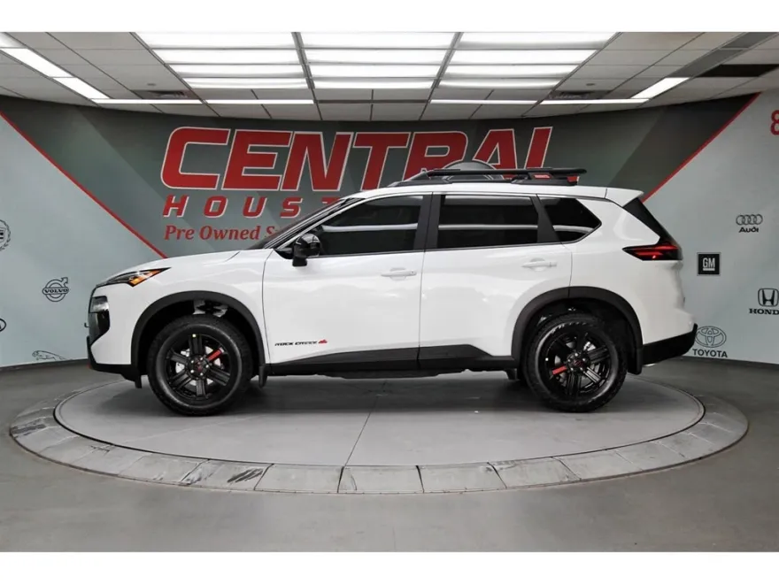 2026 Nissan Rogue SV photo 1