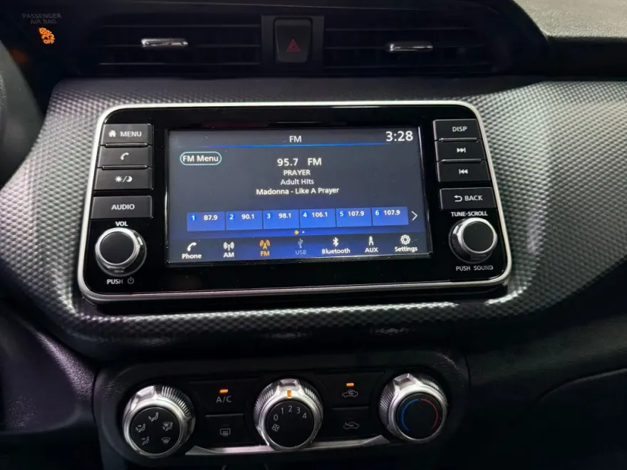 2024 Nissan Kicks S photo 2