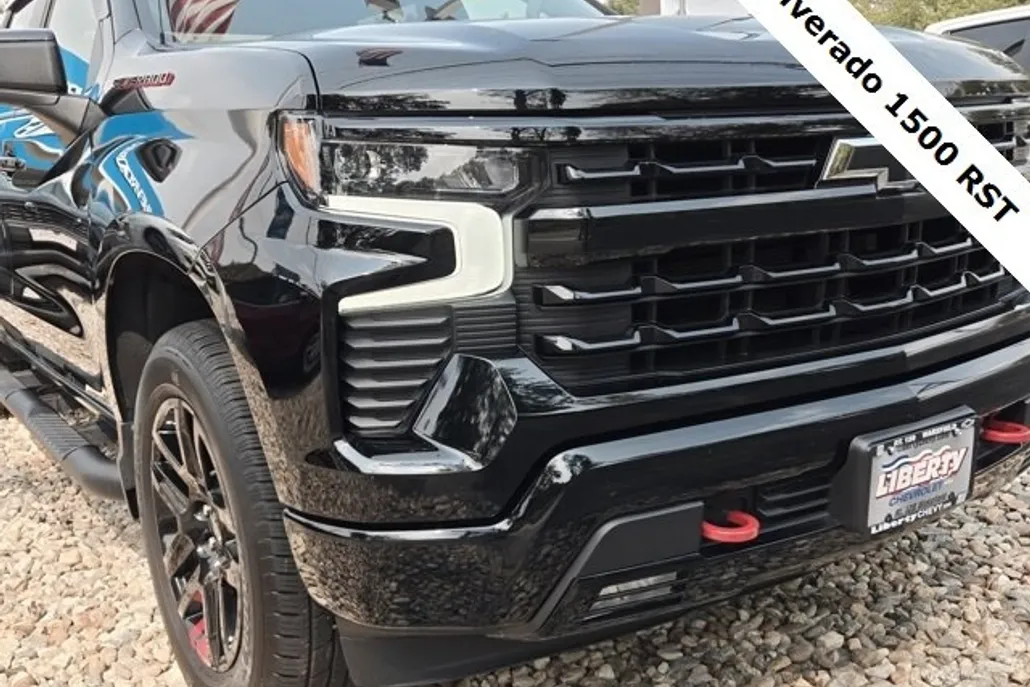 2022 Chevrolet Silverado RST photo 1