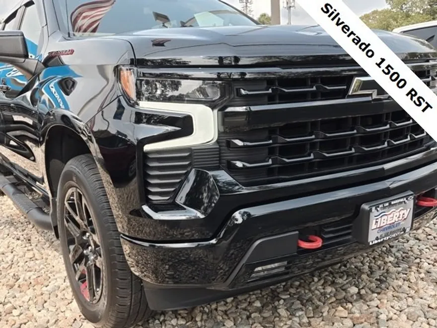 2022 Chevrolet Silverado RST photo 1
